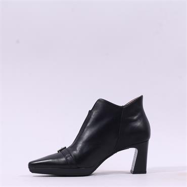 Hispanitas Bangkok Buckle Toe V Cut Boot - Black Leather